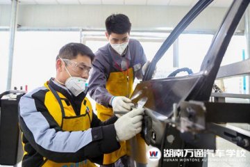 ������ͨ����רҵ��ʦ